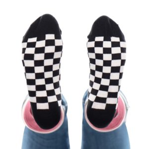 productfotograaf kleding packshot sokken schaakbord 300x300 - Packshots van sokken